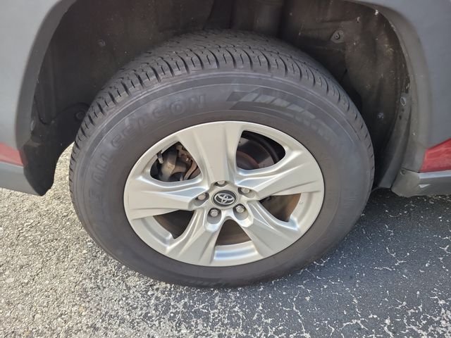 Used 2020 Red Toyota XLE image 6