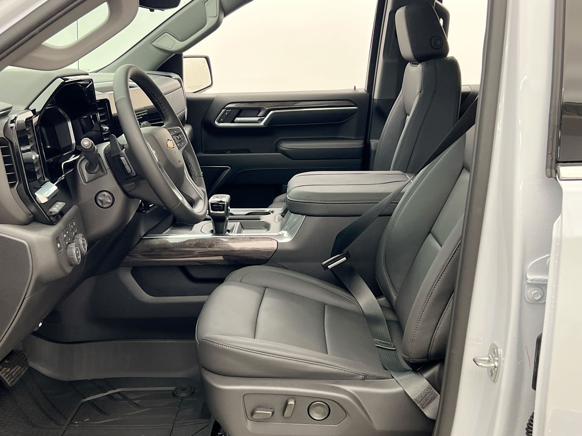 2026 Chevrolet Silverado 1500 LTZ - Photo 63
