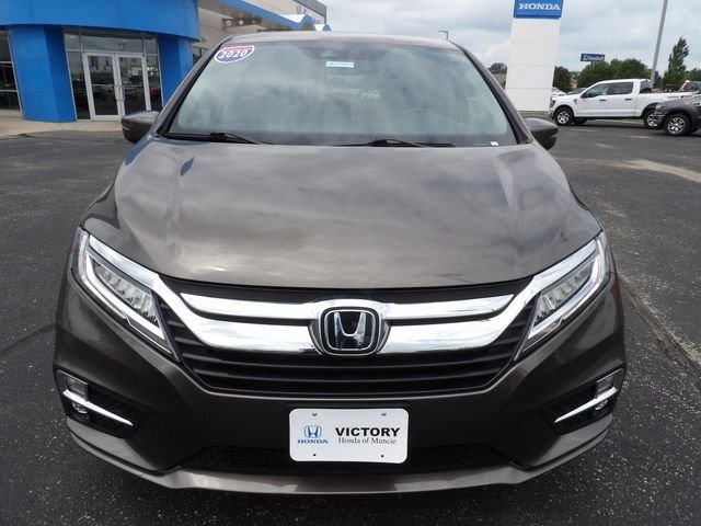 Used 2020 Pacific Pewter Metallic Honda Touring image 2