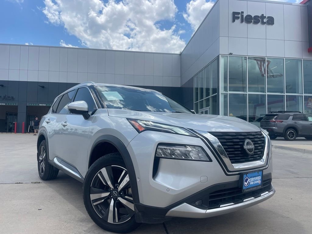 Used 2022 Silver Nissan Platinum image 1