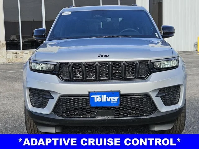 New 2025 Silver Zynith Exterior Paint Jeep Laredo image 3