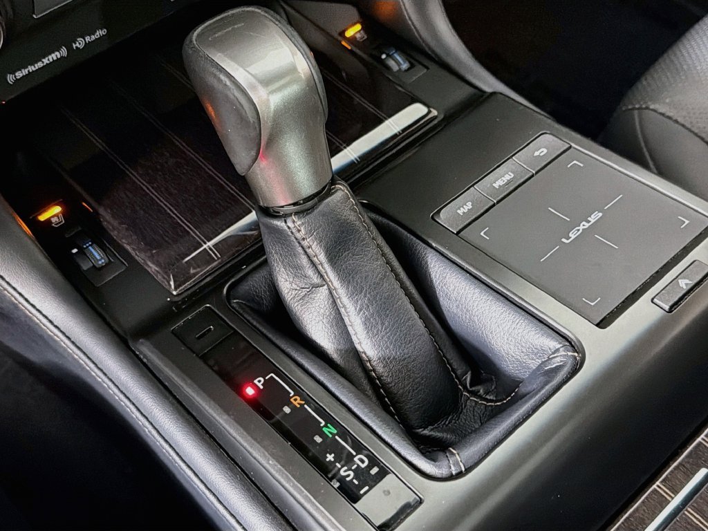 Used 2023 Black Lexus 460 image 17