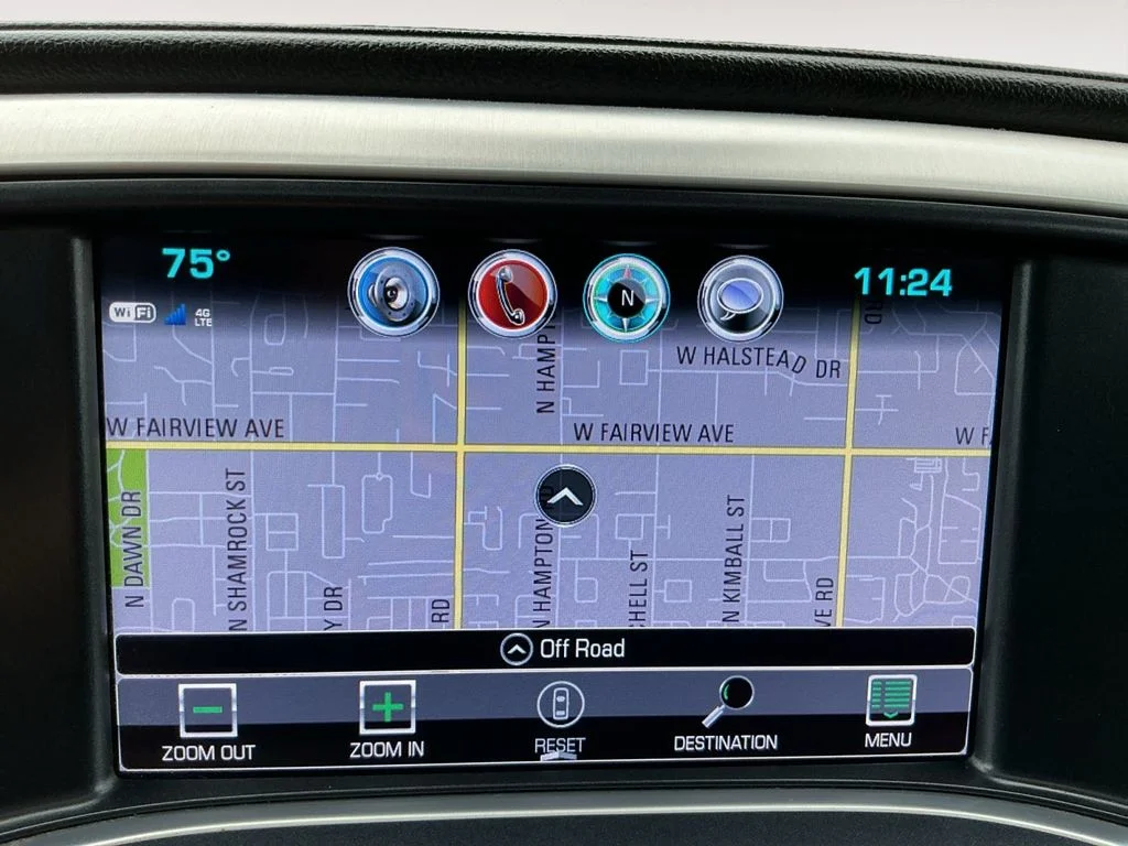 Used 2018 White GMC SLT image 15