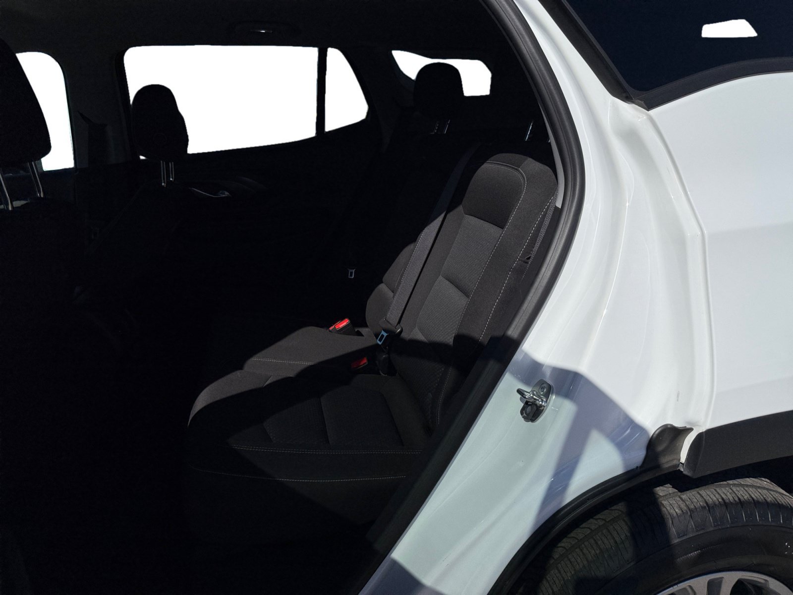 Used 2024 Summit White GMC SLE image 16