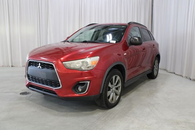 Used 2013  Mitsubishi LE image 33