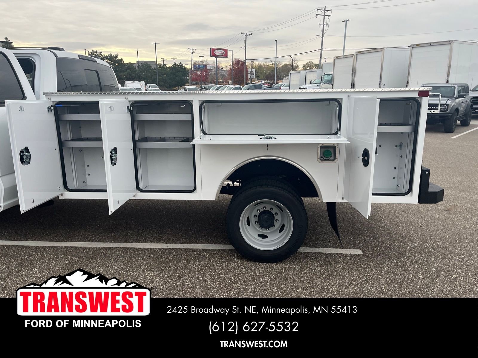 New 2025 Oxford White Ford F-550® XL image 4