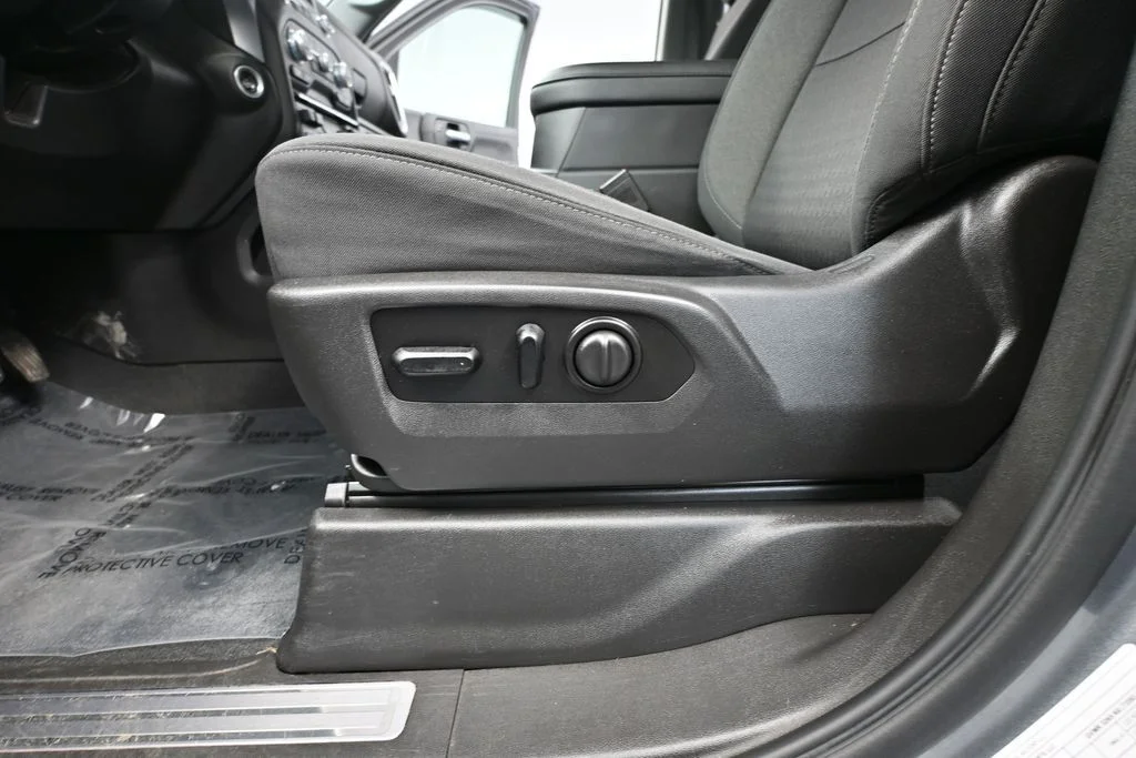 Used 2021 Silver GMC Elevation image 25