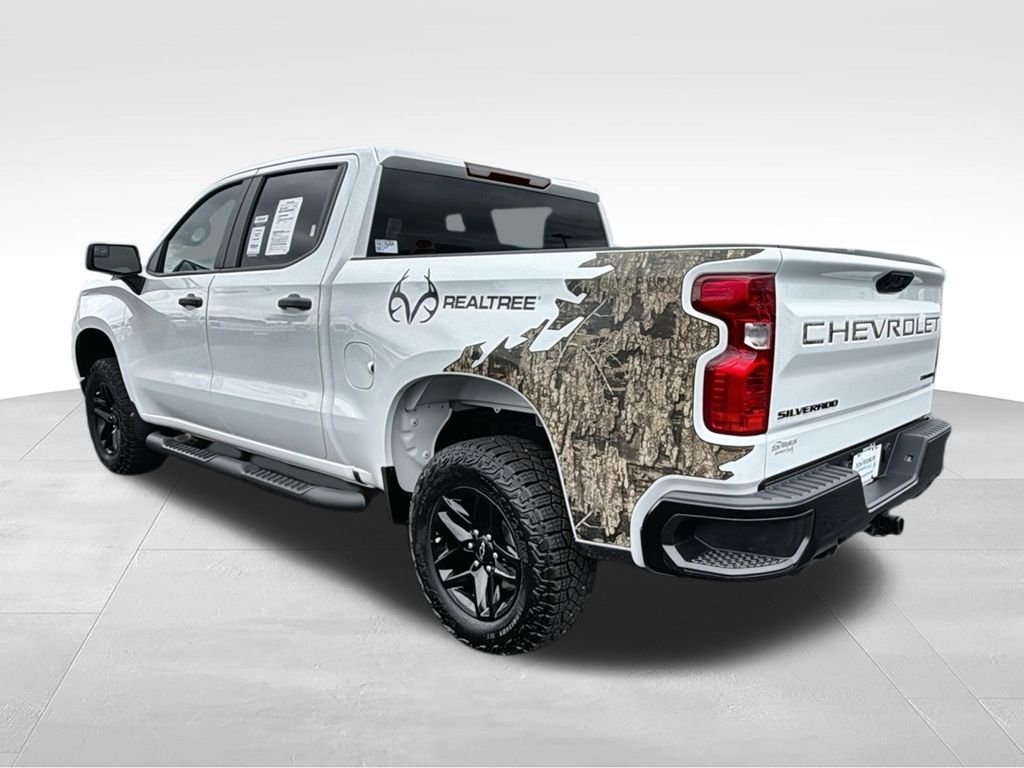 Used 2025 Summit White Chevrolet Custom Trail Boss image 6