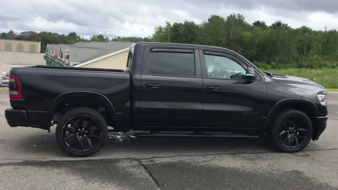 Used 2020 Diamond Black Crystal Pearlcoat Ram Laramie image 9