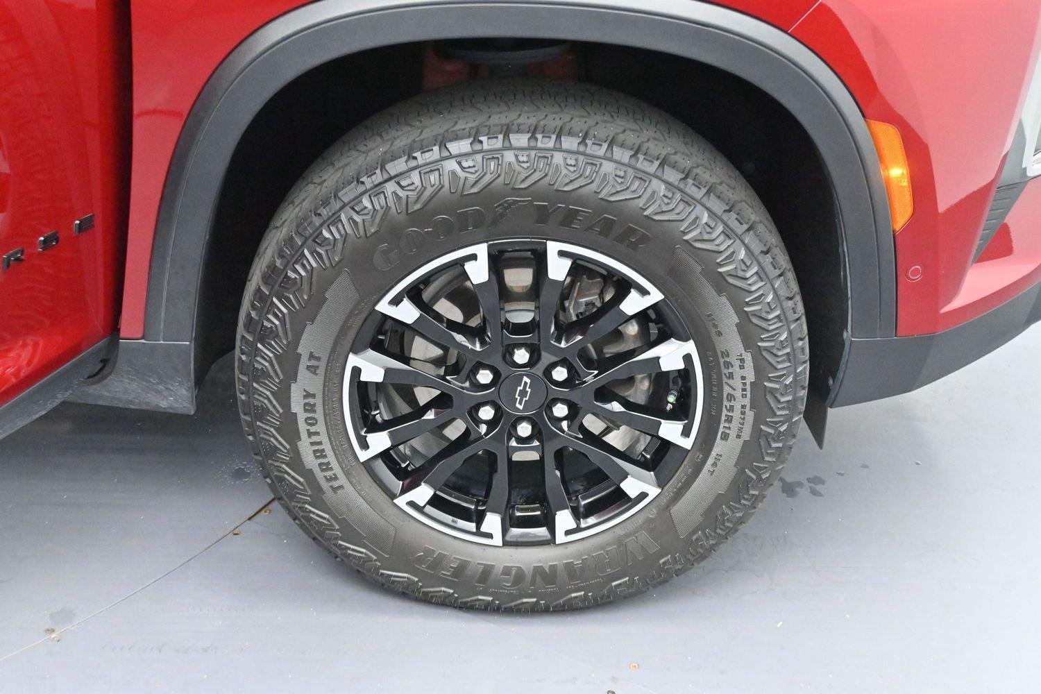 Used 2024 Radiant Red Tintcoat Chevrolet Z71 image 34
