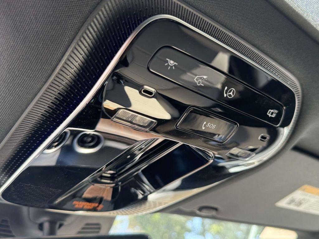 New 2026 Polar White Mercedes-Benz GLC 300 image 25