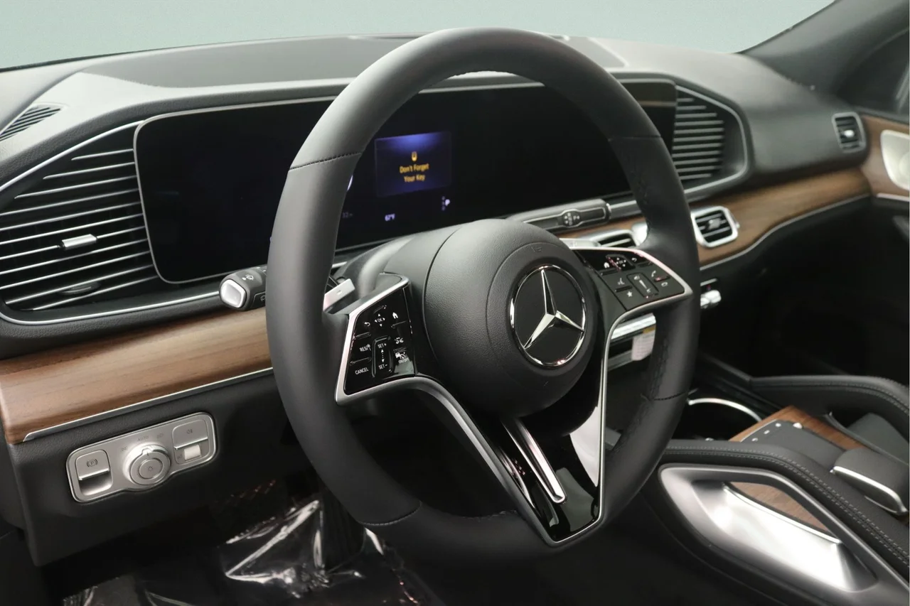 New 2026 MANUFAKTUR Alpine Grey Mercedes-Benz 450 4MATIC® image 4