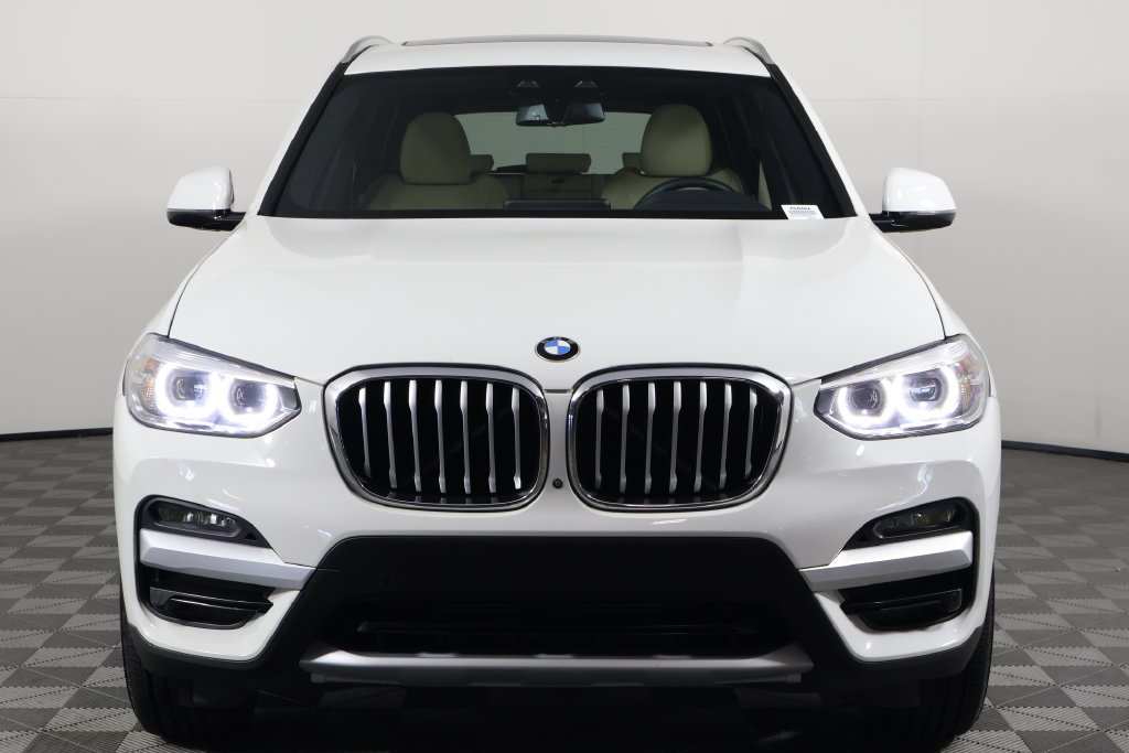 Used 2021 Alpine White BMW sDrive30i image 2