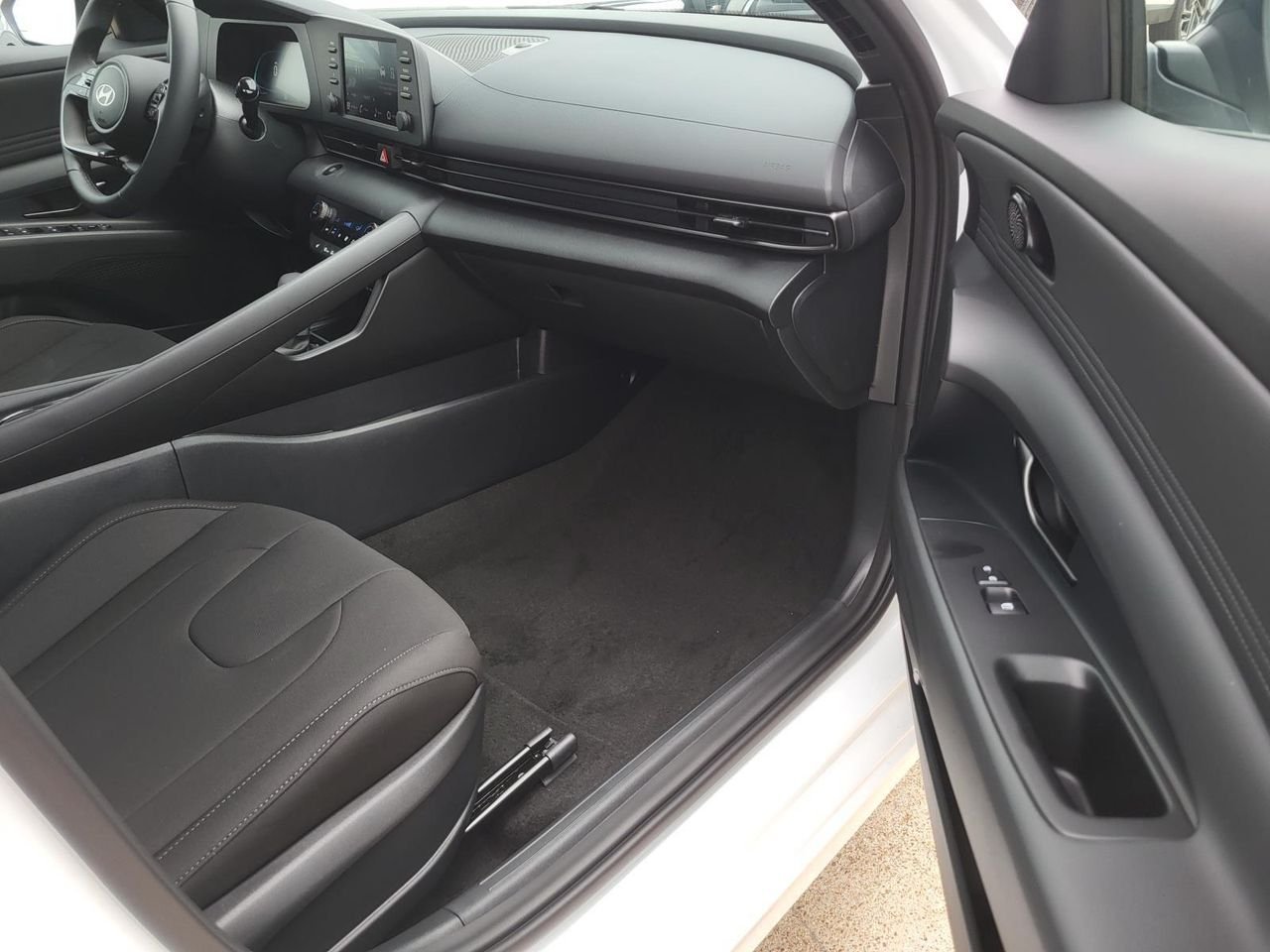 New 2026 Serenity White Pearl Hyundai SEL Sport Premium image 7