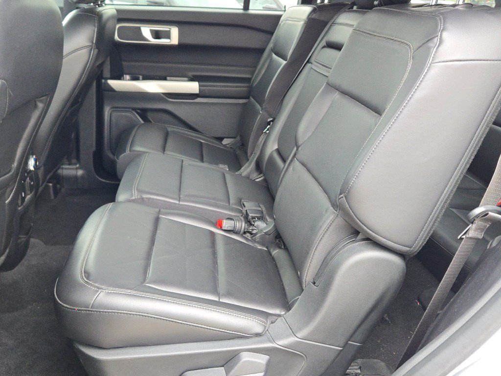 Used 2021 Silver Ford XLT image 18