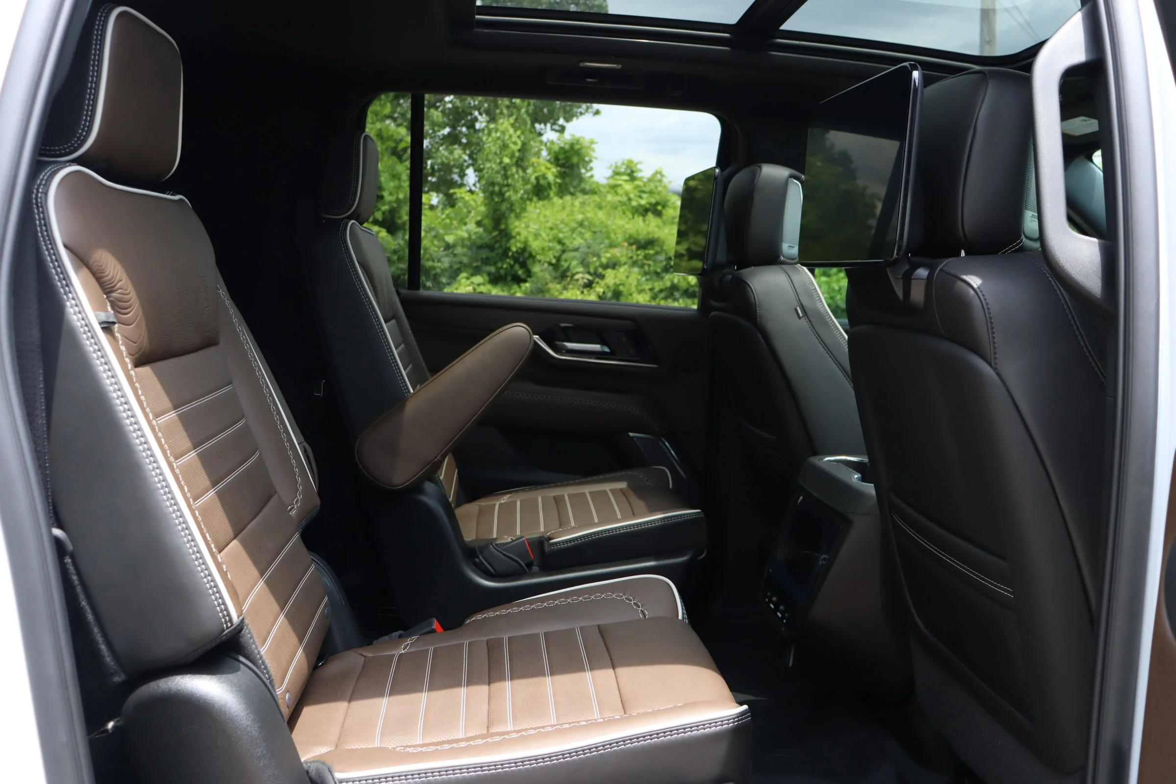 New 2026 Glacier White Tricoat GMC Denali Ultimate image 29