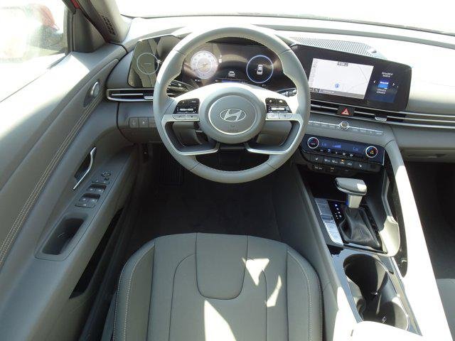 2025 Hyundai Elantra SEL - Photo 11