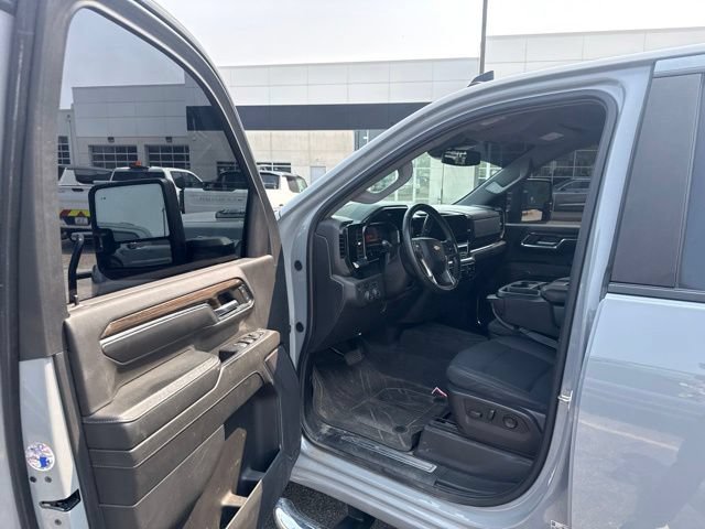 Used 2024 Slate Gray Metallic Chevrolet LT image 10