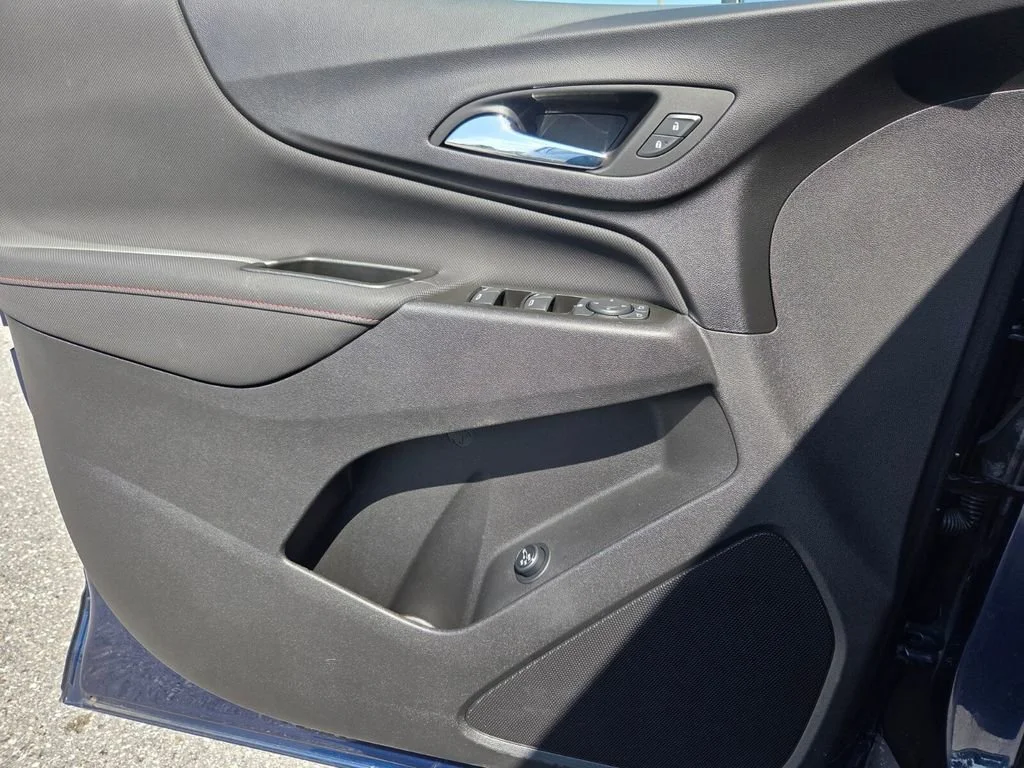 Used 2022 Blue Glow Metallic Chevrolet RS image 19