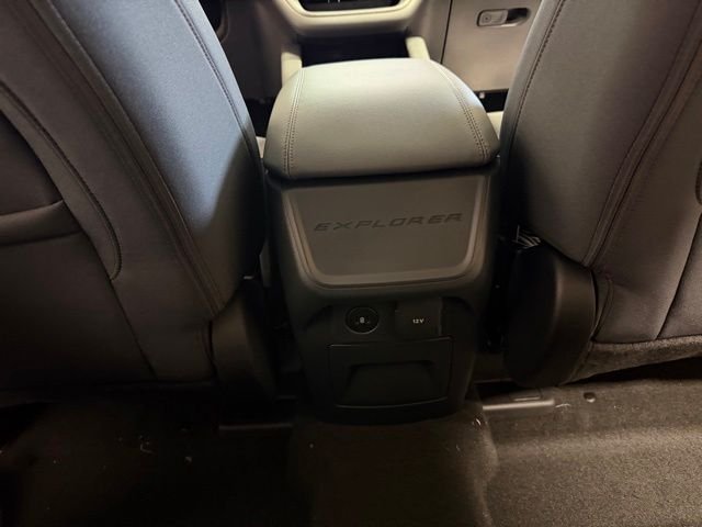 New 2026 Vapor Blue Metallic Ford Active image 32