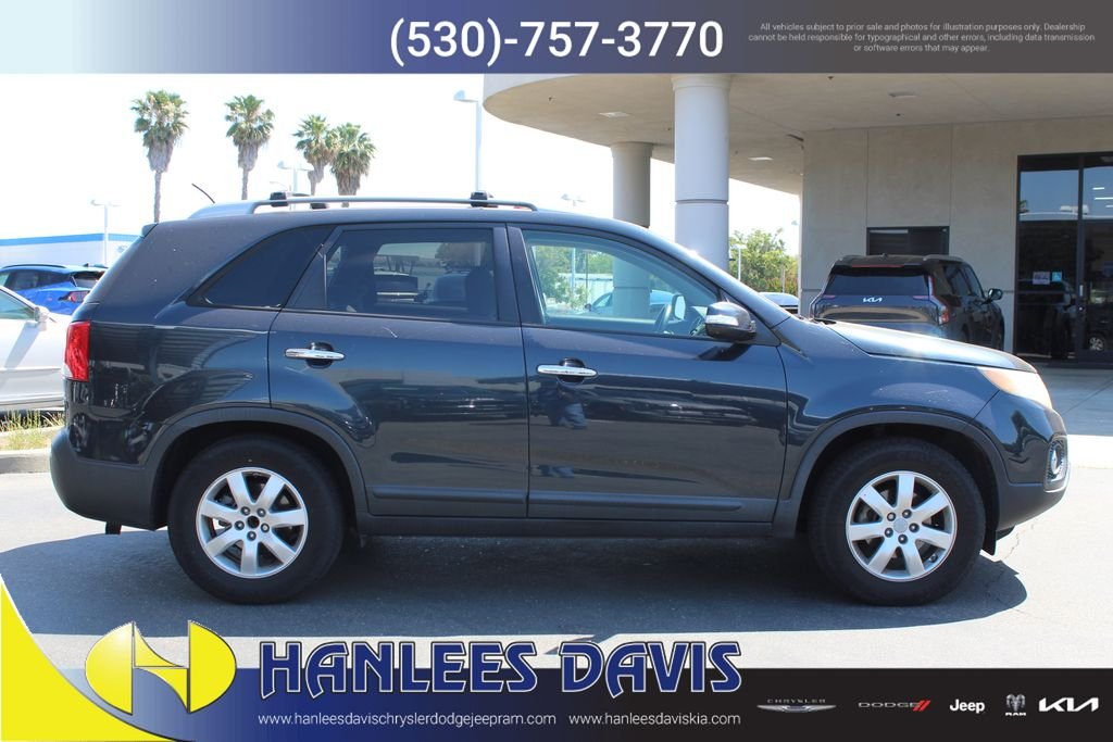 Used 2012 Black Kia LX image 6