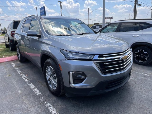 Pre-Owned 2023 Chevrolet Traverse LT Cloth