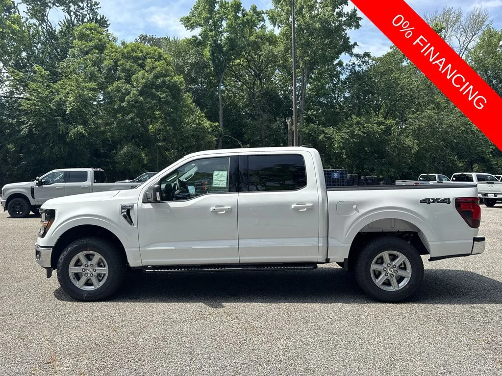 New 2026 Oxford White Ford XLT image 4