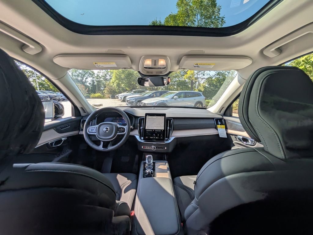 2026 Volvo XC90 Plus - Photo 12