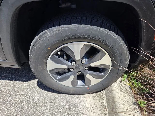 Used 2022 Black Jeep 4xe image 2