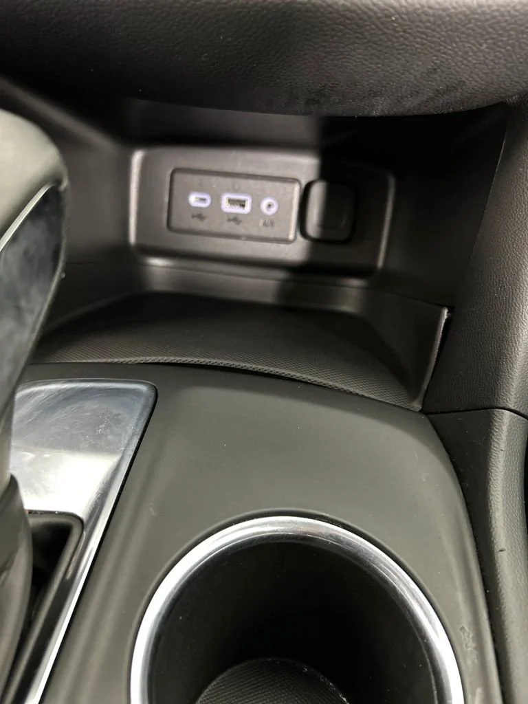 Used 2022 Silver Ice Metallic Chevrolet LT image 16