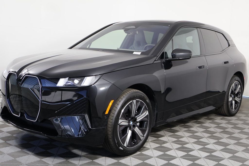 2026 BMW iX xDrive60's photo