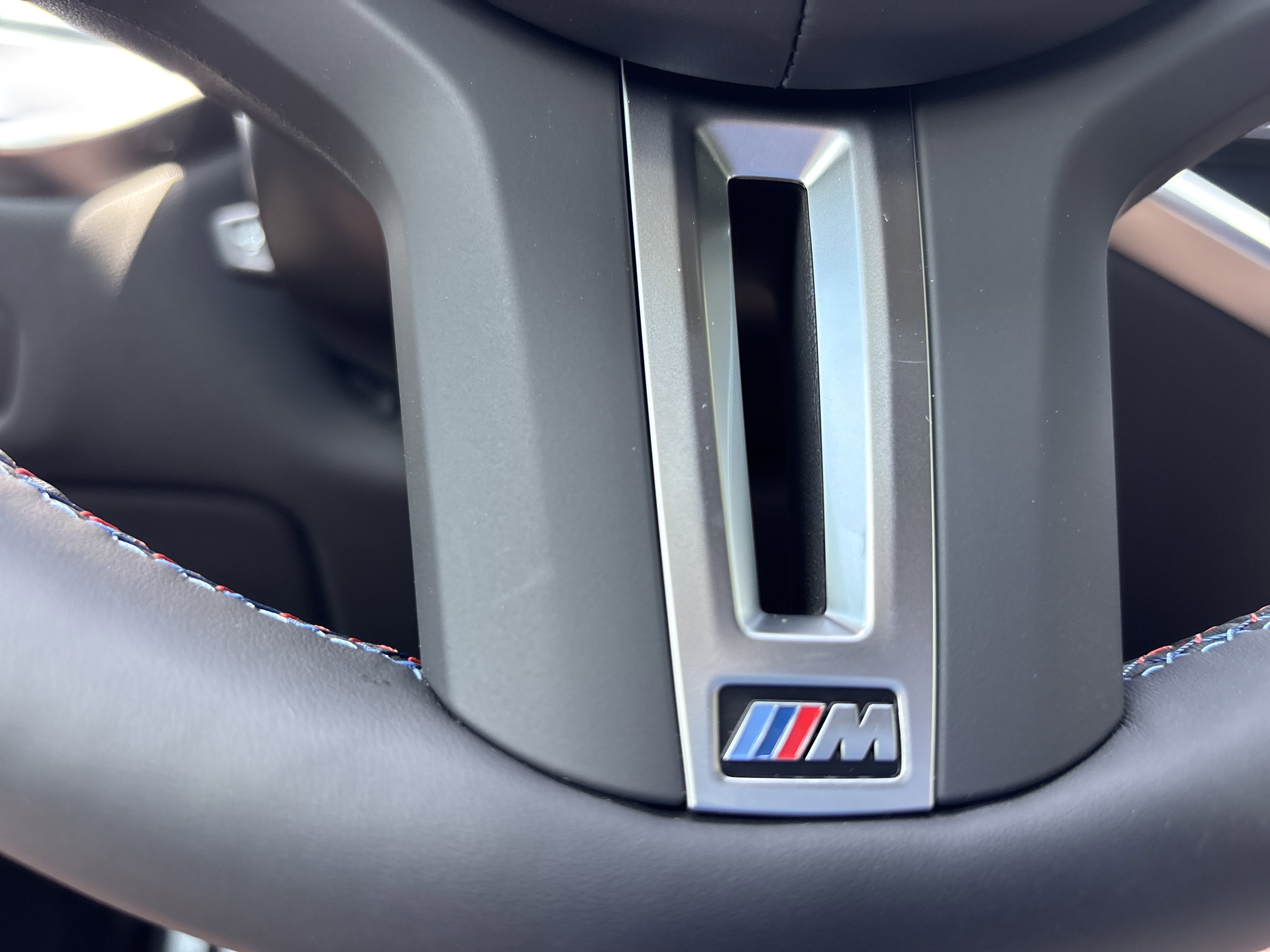 New 2026 0C3Z Tanzanite Blue II Metallic BMW M60i image 35