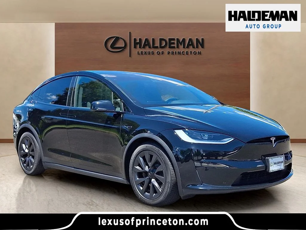 2024 Tesla Model X Long Range's photo