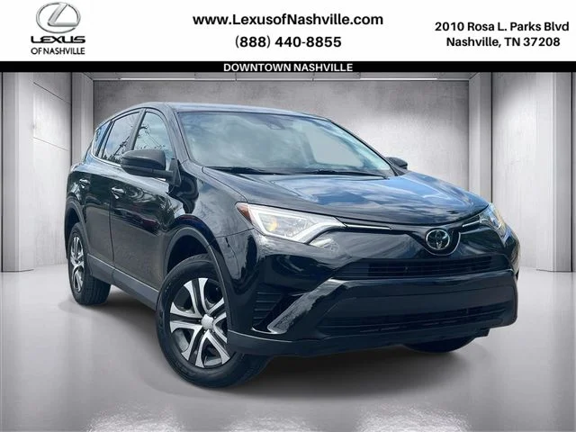 2018 Toyota RAV4 LE AWD's photo