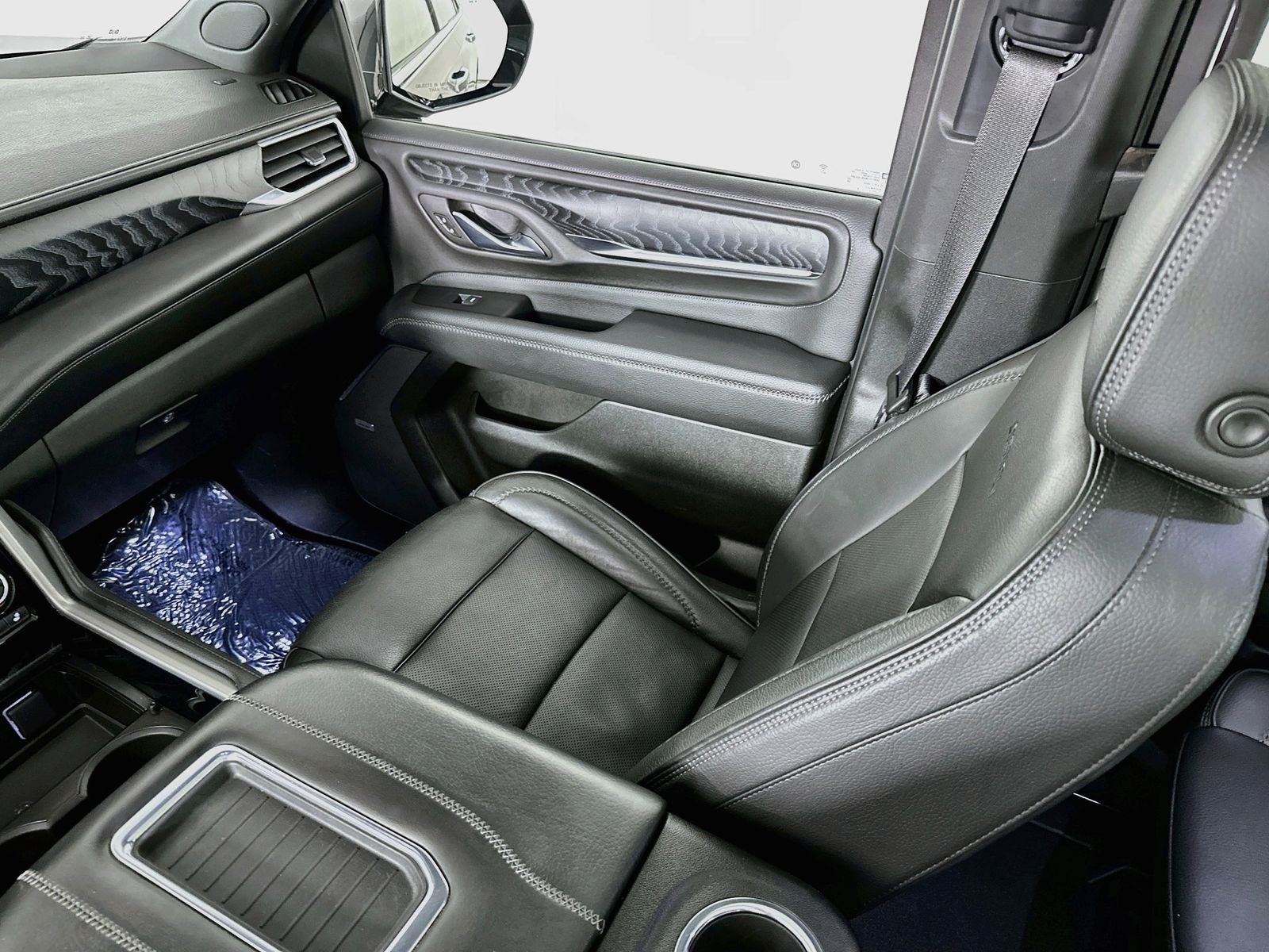 Used 2023 Onyx Black GMC Denali image 26