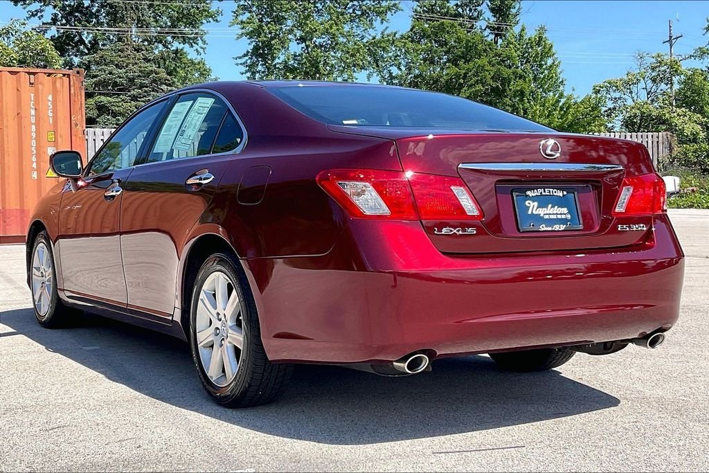 Used 2007 Red Lexus 350 image 10
