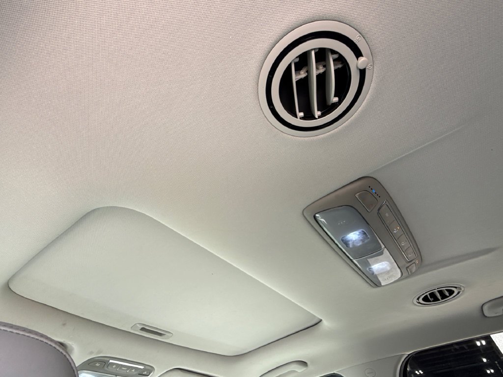 Used 2020 Green Kia S image 16