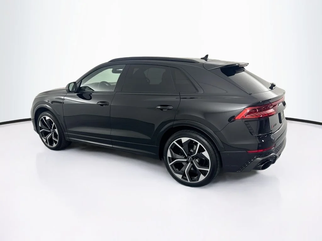 Used 2023 Mythos Black Metallic Audi 4.0T image 36