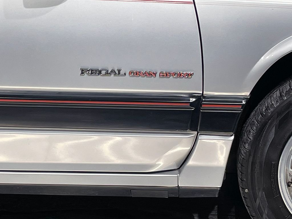 Used 1991  Buick Custom image 5