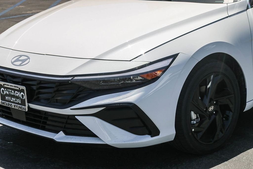 New 2026 White Hyundai SEL Sport image 4