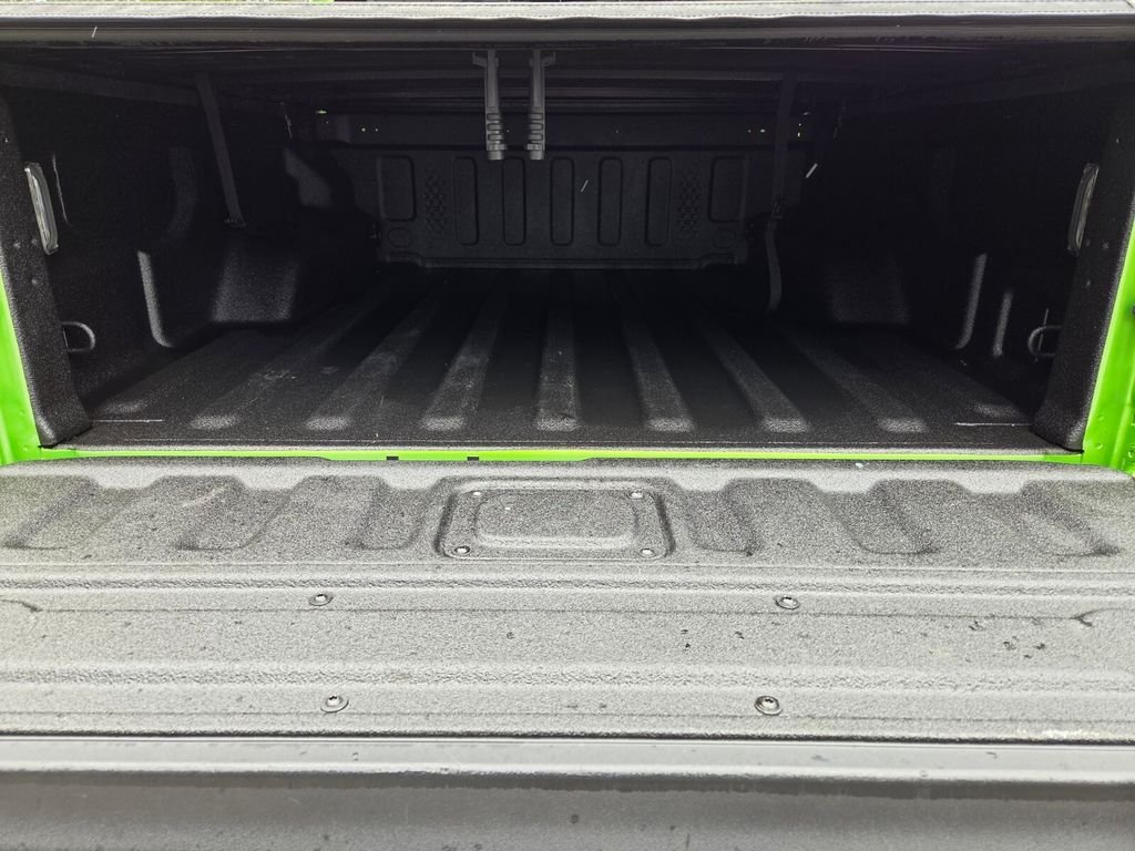 Certified Used 2025 Green Jeep High Tide image 9