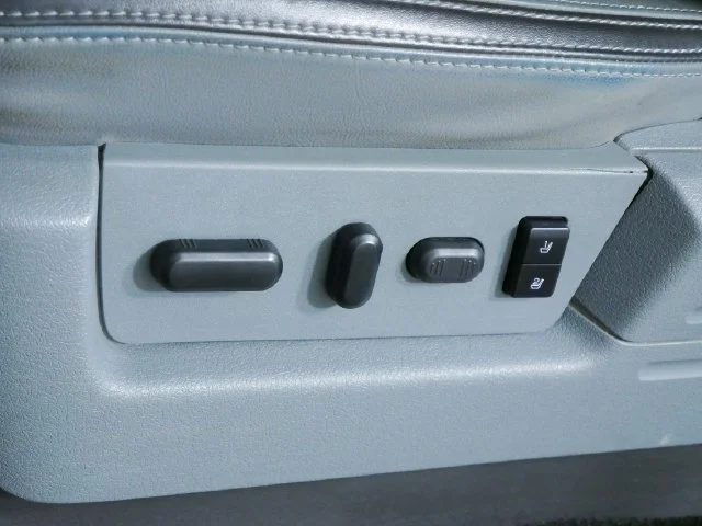 Used 2012 Gray Ford Platinum image 23
