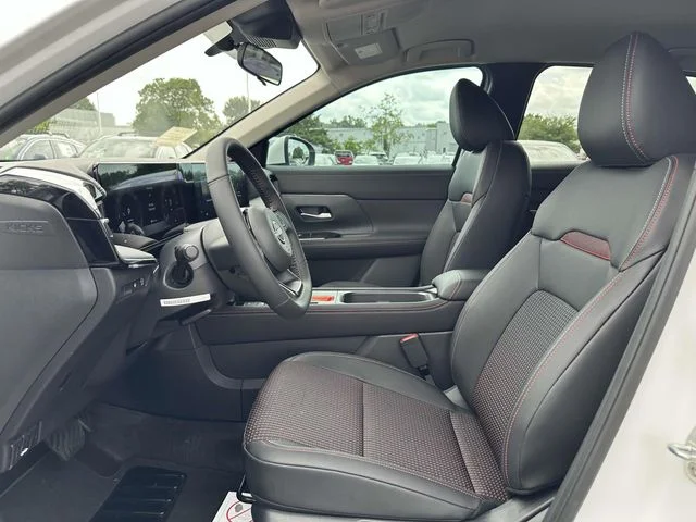 2025 Nissan Kicks SR - Photo 16