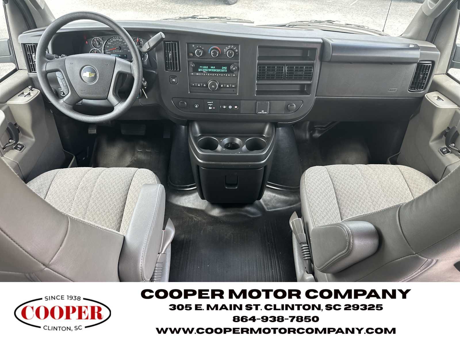 Used 2025 Summit White Chevrolet LS image 17