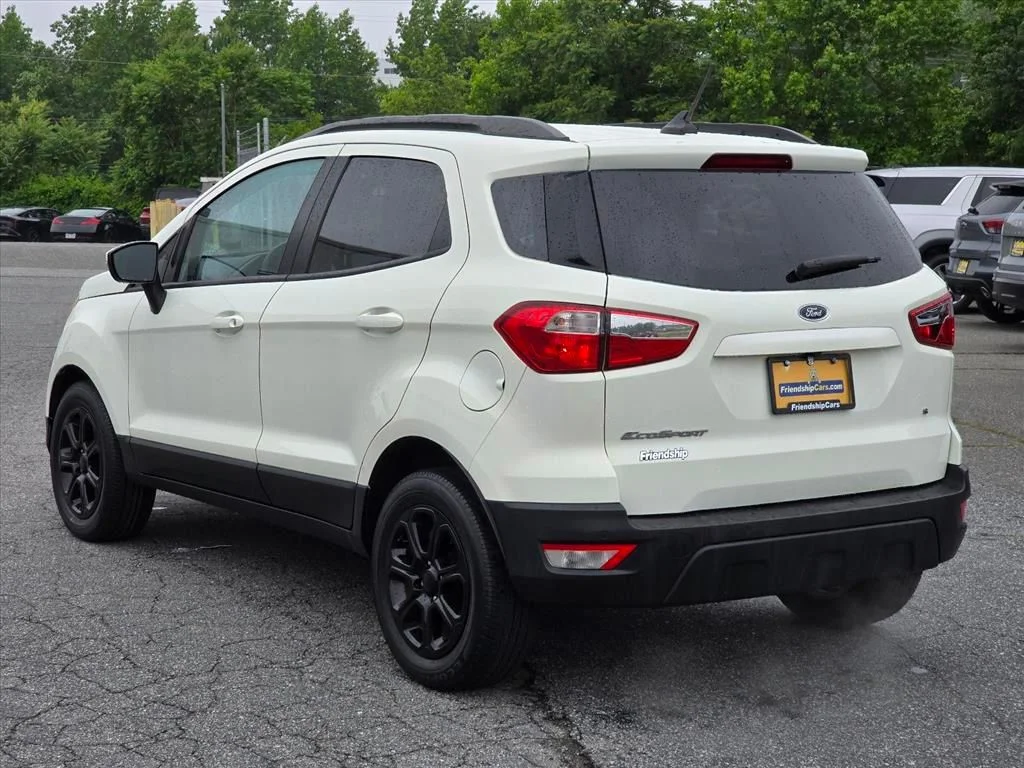 Used 2021 White Ford SE image 24