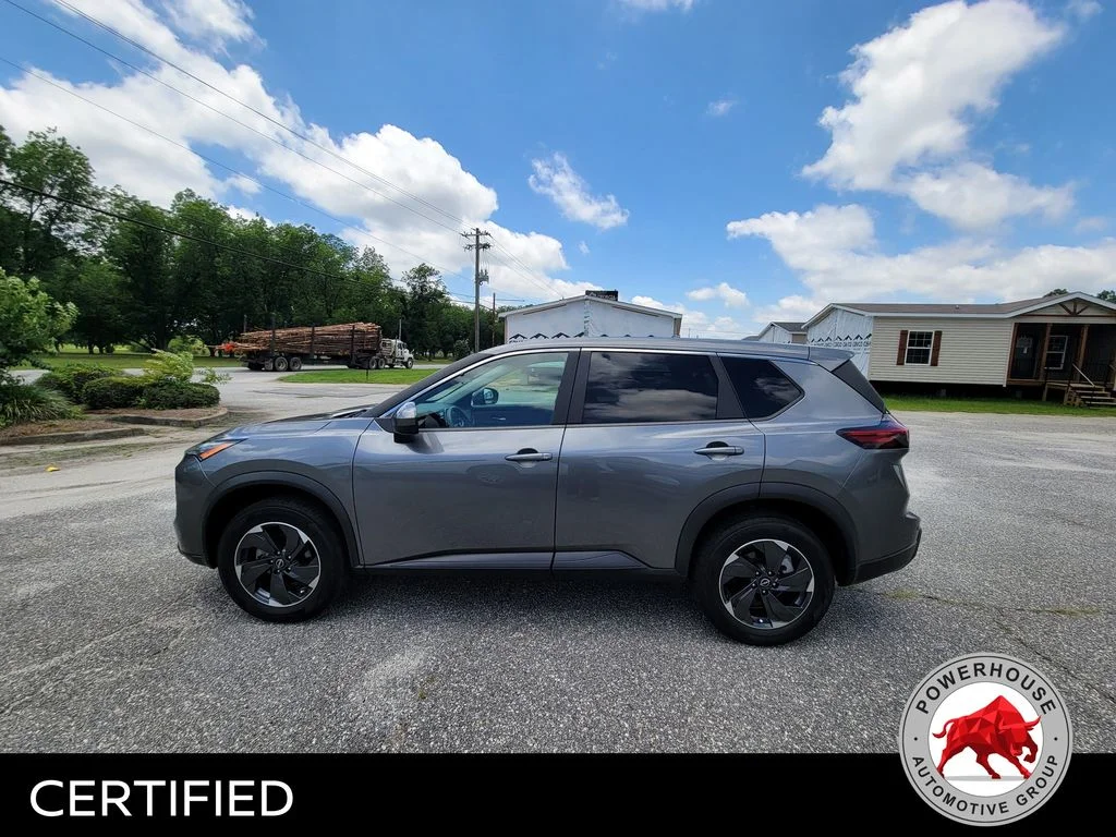 Used 2024 Gray Nissan SV image 2