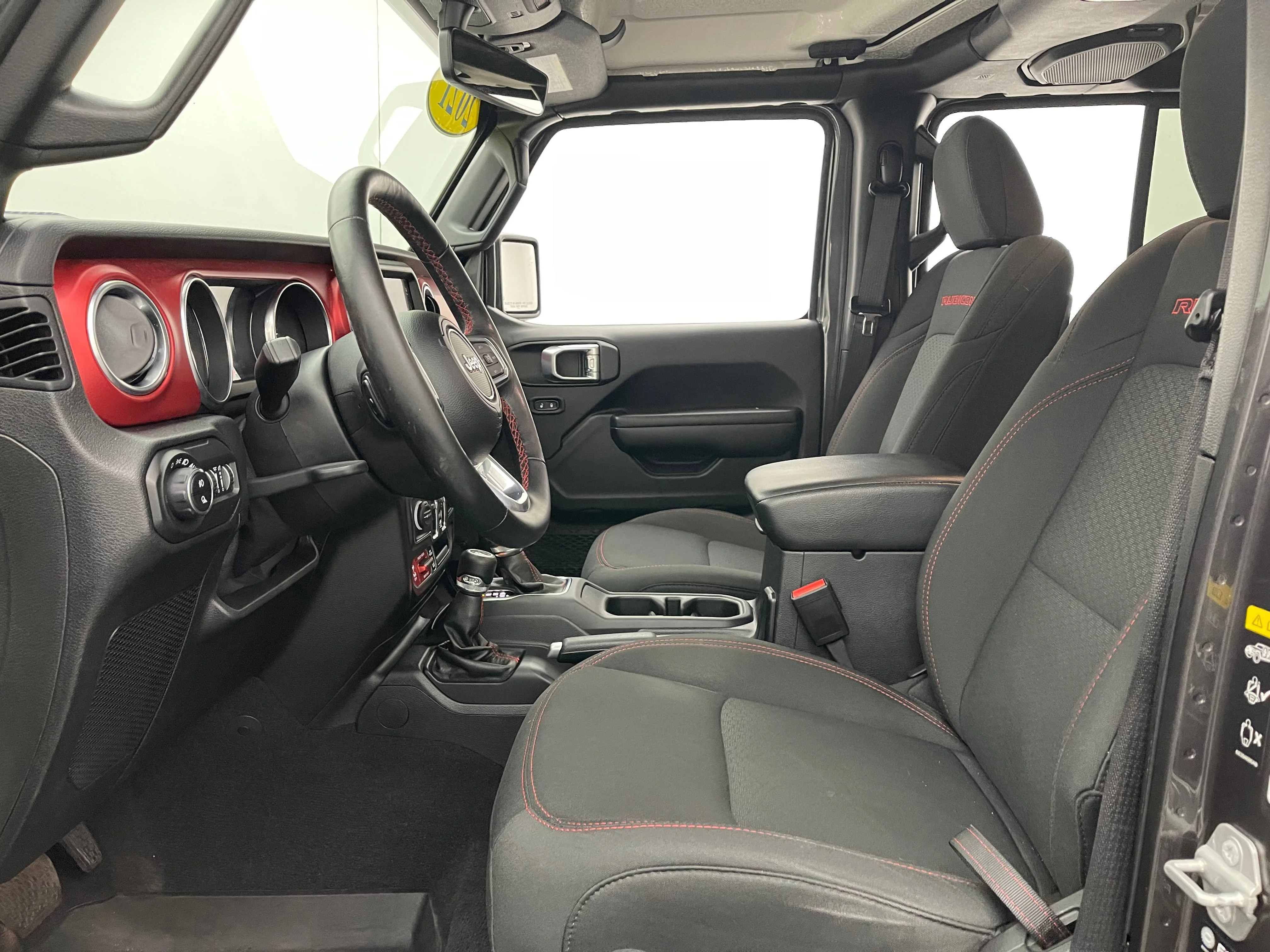 Used 2021  Jeep Rubicon image 16