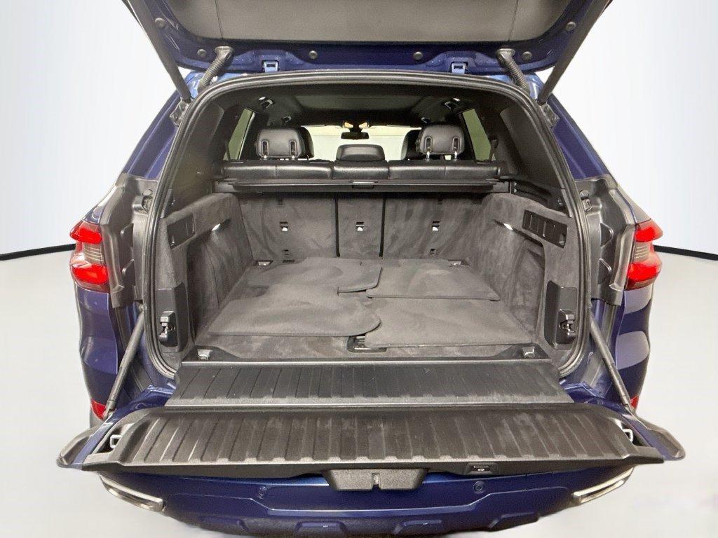 Used 2020 Phytonic Blue Metallic BMW sDrive40i image 31