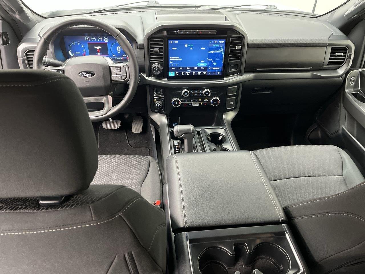 Used 2024 Oxford White Ford XLT image 4