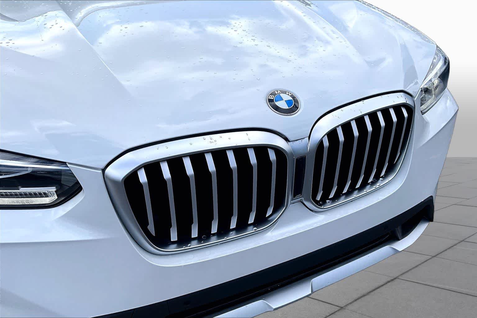 Certified Used 2024 Mineral White Metallic BMW sDrive30i image 30